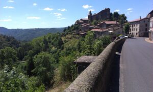 Ve Fracii me Svatojakubská cesty z Le Puy provedla přes Saint-Privat-d'Allier