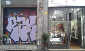 Kontrast grafity a butik