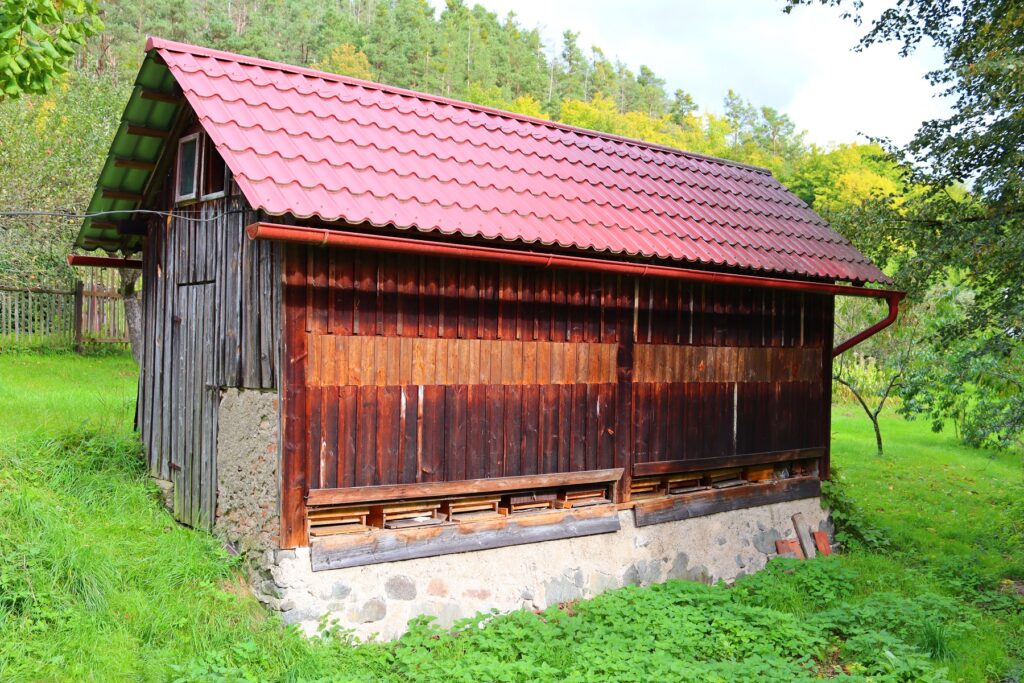 včelnice, Sochorský mlýn, Sochorskymlyn.cz, včely, med, včelí vosk, svíčky ze včelího vosku