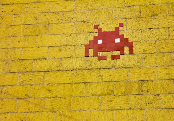 Příšera, nepřítel, stvůra, space invader,